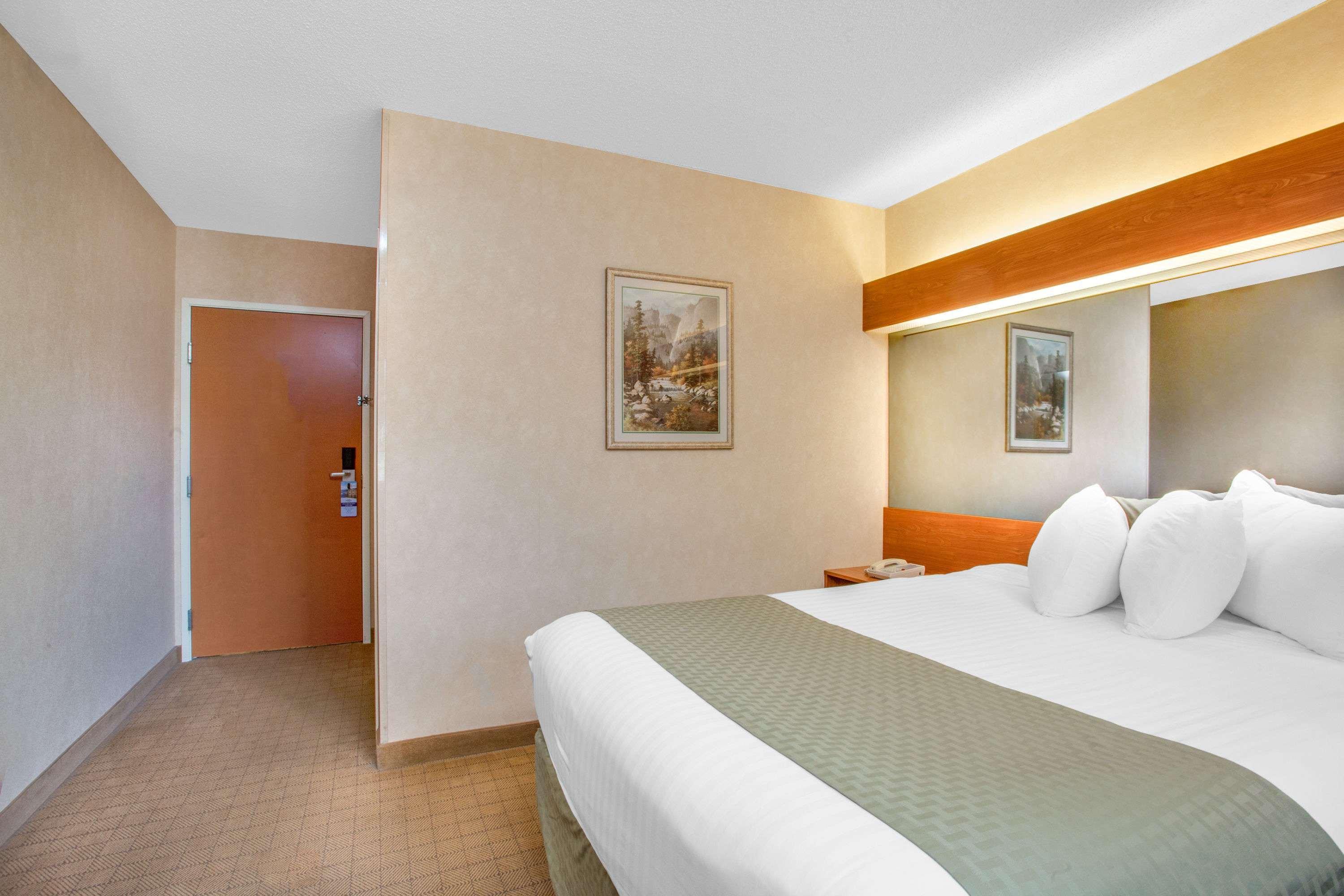 Microtel Inn & Suites Springville Buitenkant foto