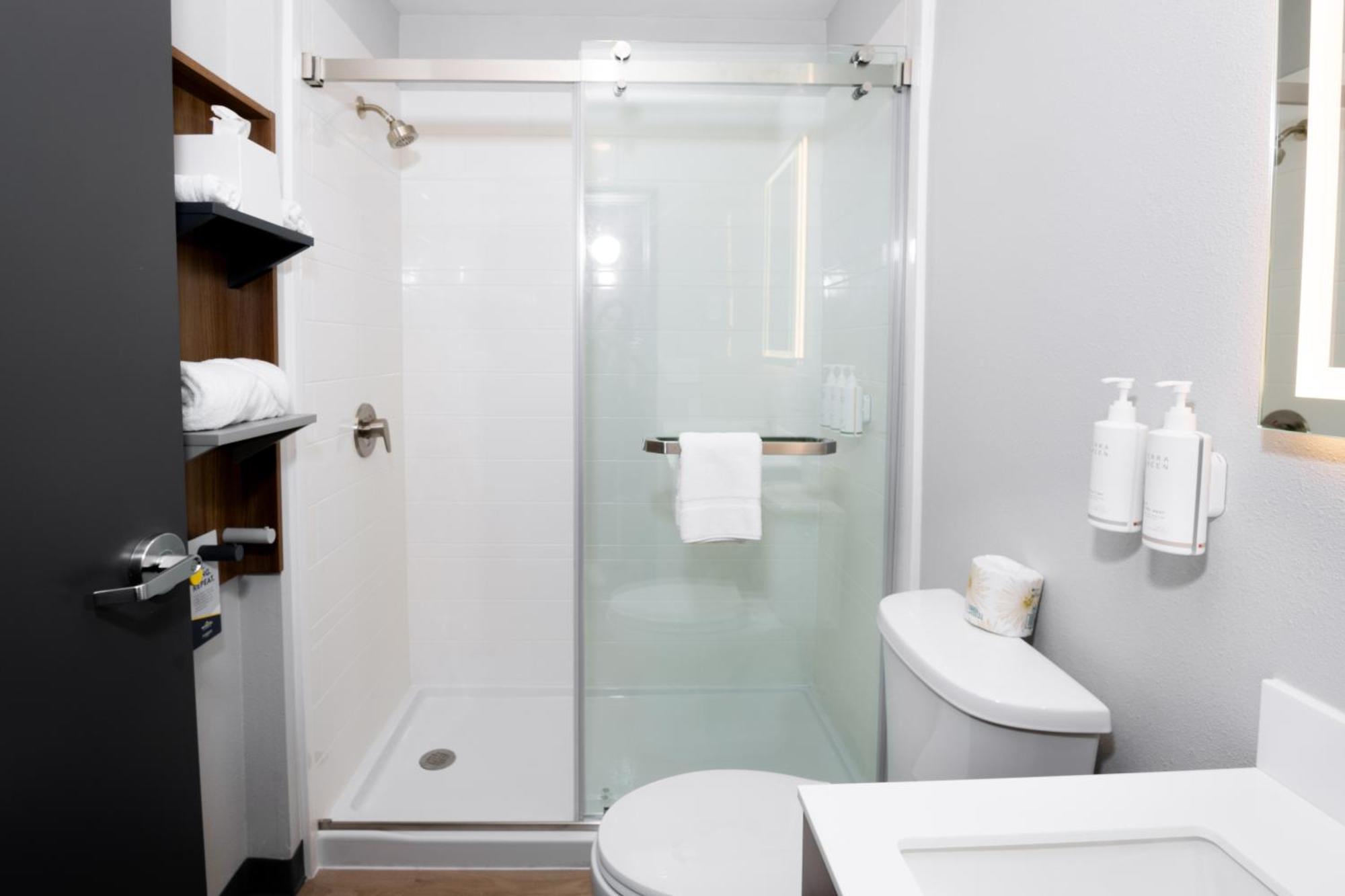 Microtel Inn & Suites Springville Buitenkant foto